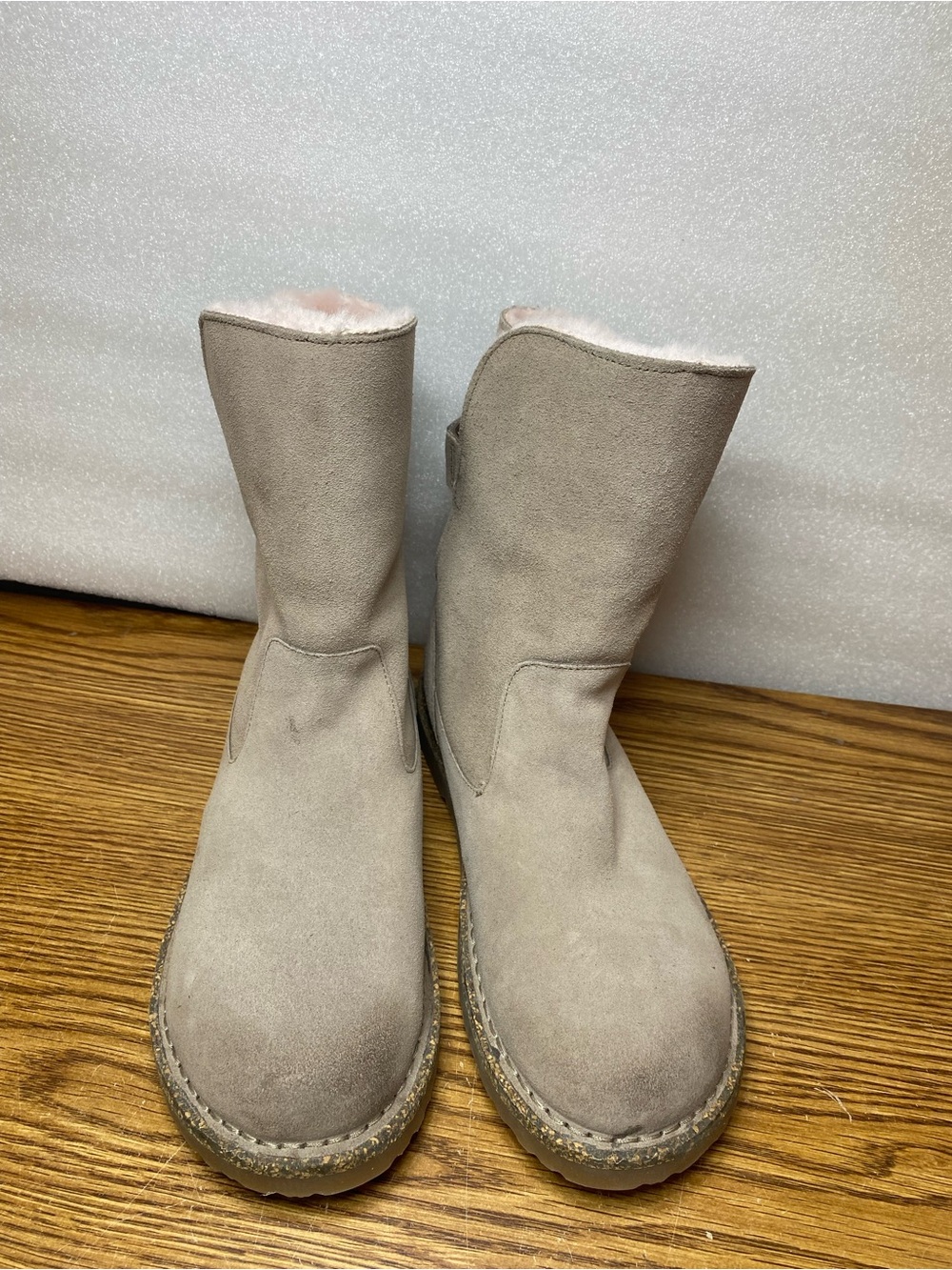 Birkenstock Uppsala Shearling Boots Women's Size 38EU or 7US Gray Taupe Leather